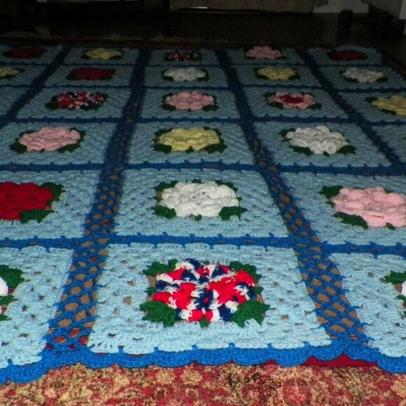 Vintage Wool Granny Square King Knit Blanket 90 x 152 Inches 3D Flower Blue - Picture 5 of 5